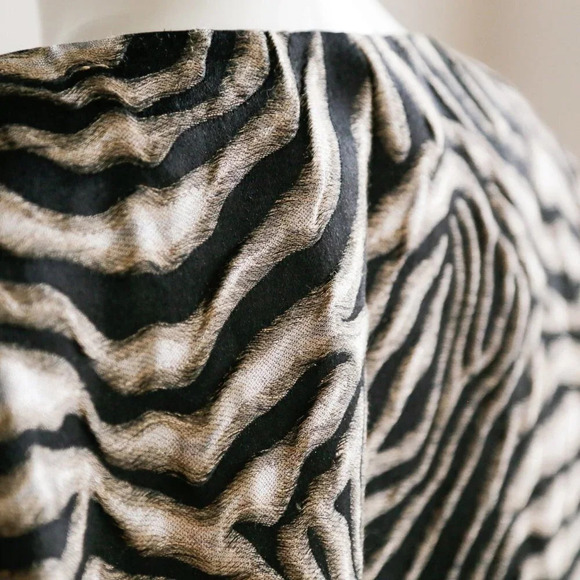 Boss Hugo Boss Textured Zebra Print Cropped  Blazer - Picture 8 of 12